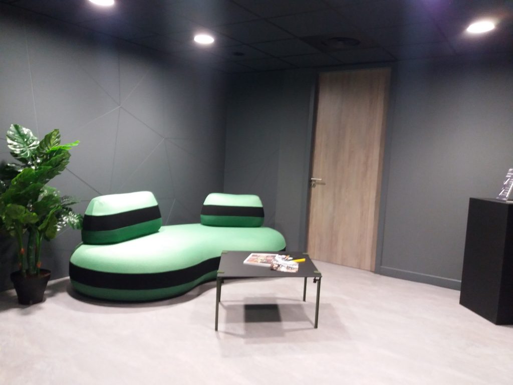 Aménagement de plateau de bureaux pour le groupe Arpa / Formica à Saint-Priest-LFS-Inspiration 2