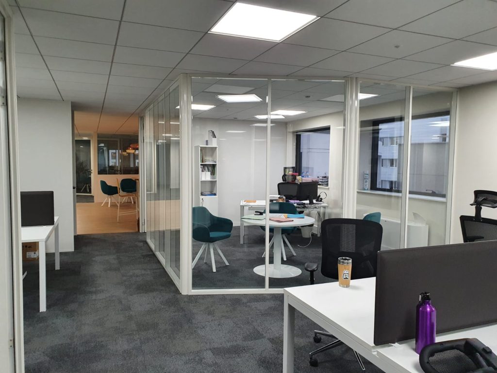 Design d'espace de cuisine de bureaux