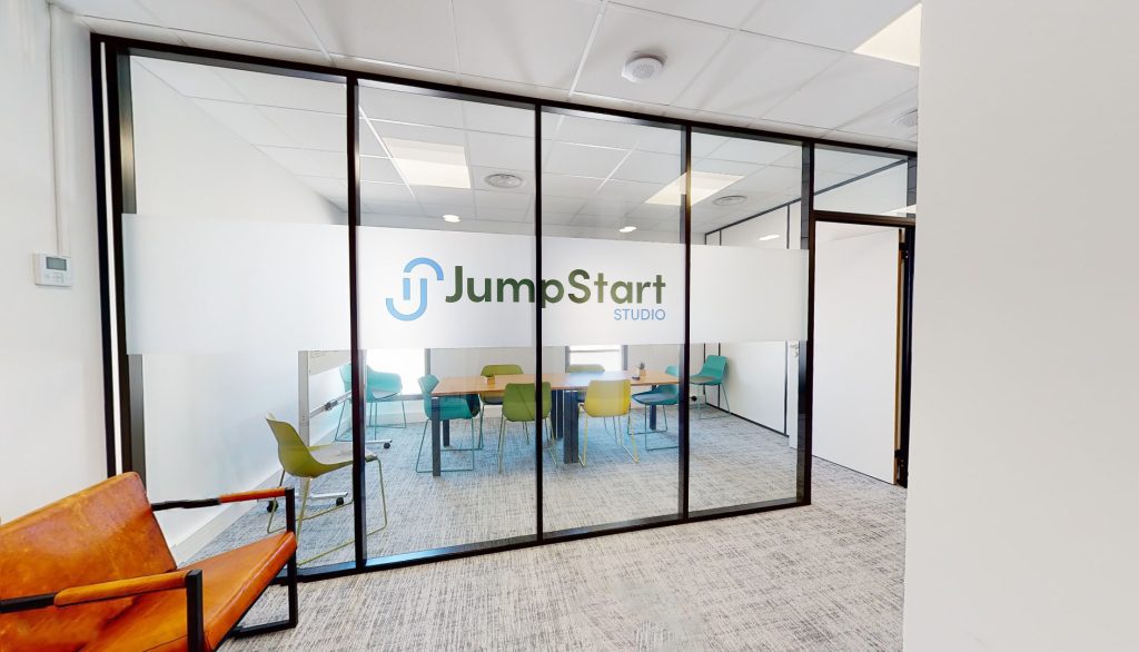 Aménagement bureaux à Chassieu JumpStart Studio-LFS-Inspiration aménagement bureaux