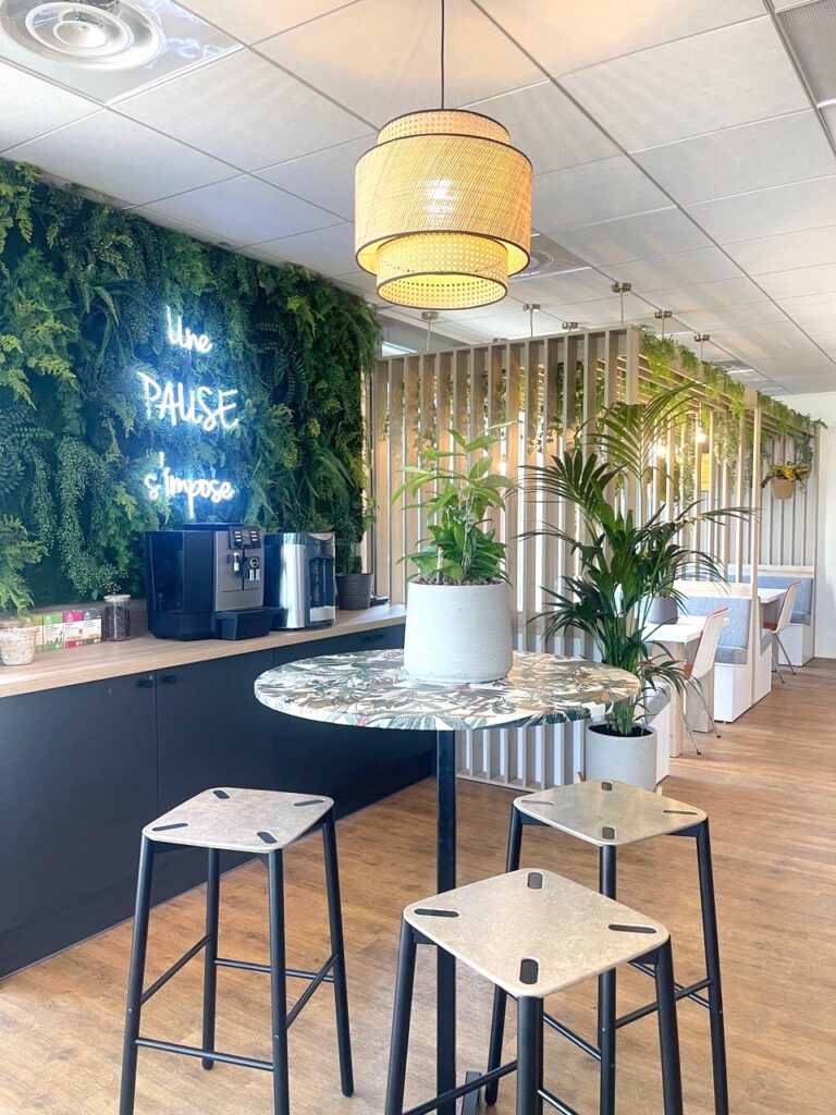Mobilier et déco de bureau responsables : neuf, reconditionné ou de réemploi