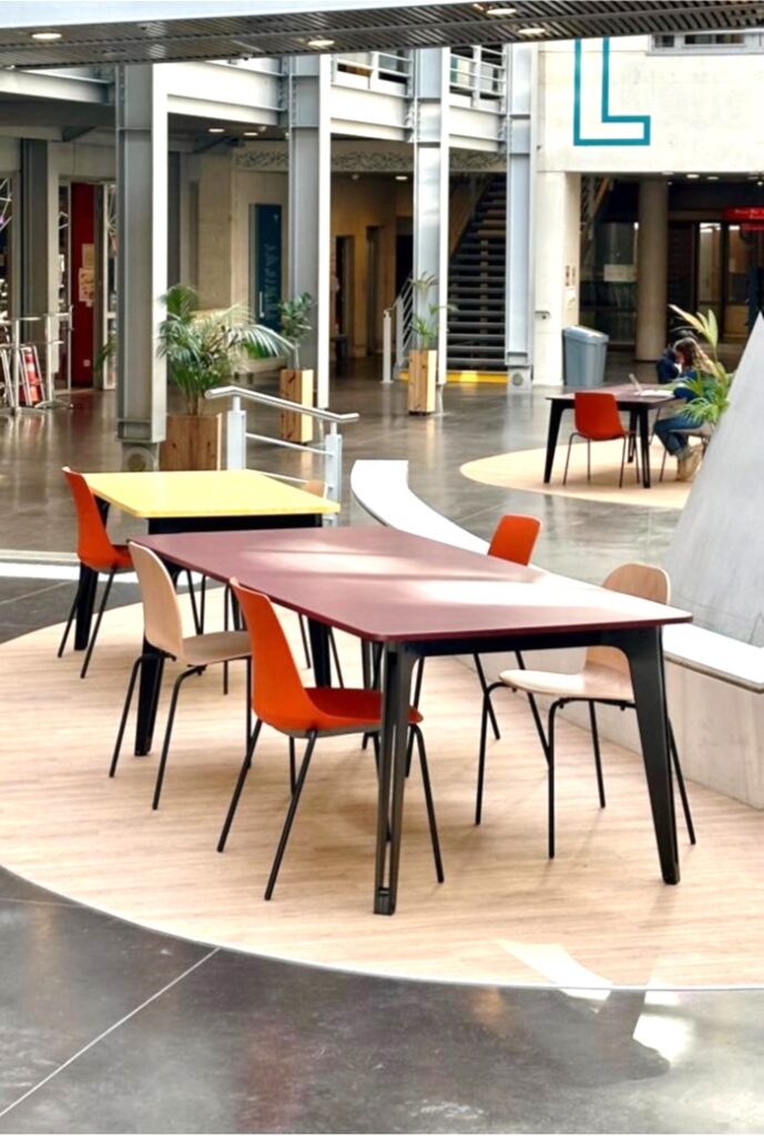 Mobilier et déco de bureau responsables : neuf, reconditionné ou de réemploi