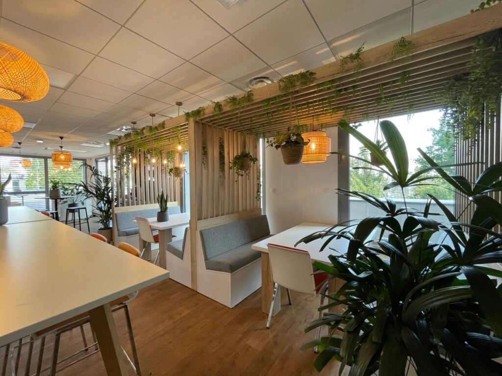 Lumière et ambiance : l'éclairage décoratif dans les espaces de bureaux professionnels-LFS-Inspiration éclairages décoratifs